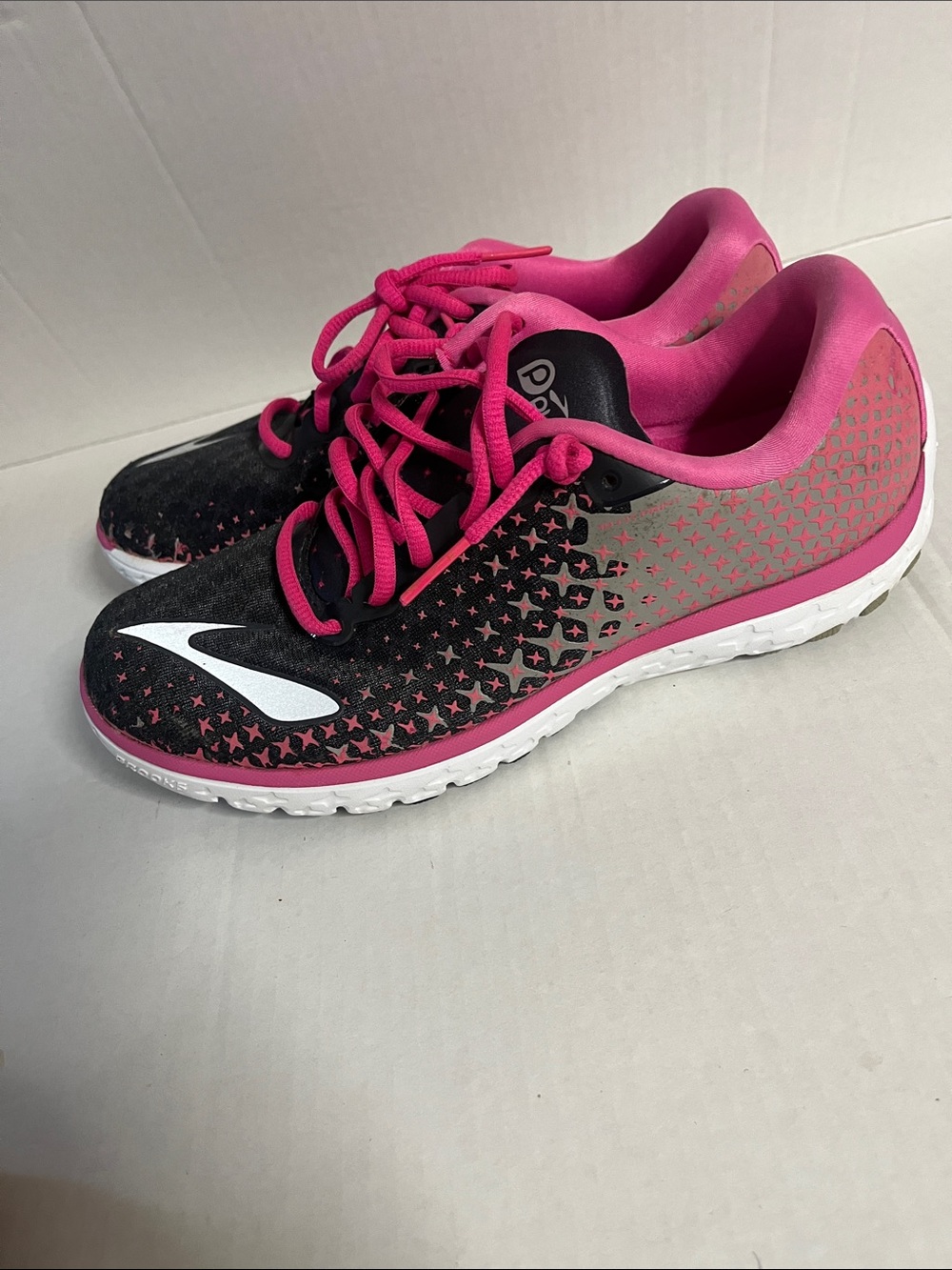 Brooks Women’s Black and Hot Pink Running Sneakers - Picture 7 of 13